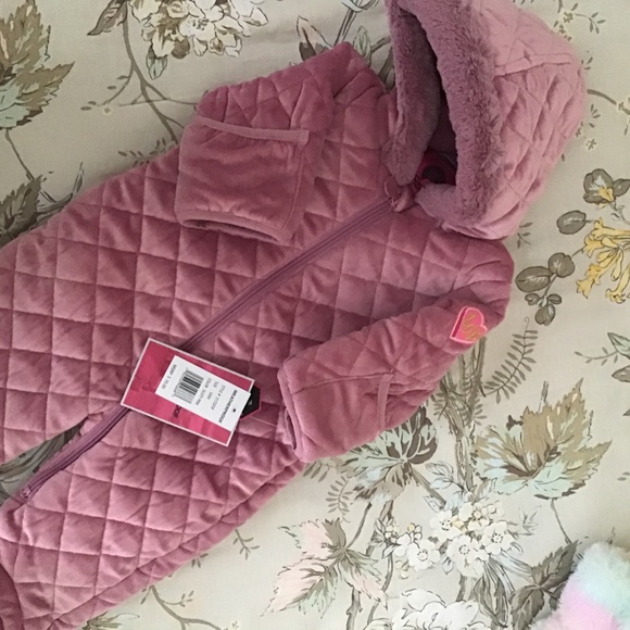 Snowsuit - Picture 2 of 3